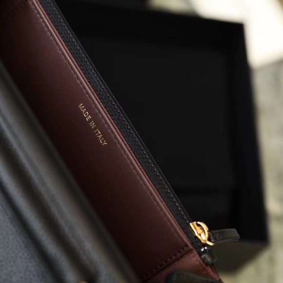 Chanel NWOT Wallet on Chain Quilted Caviar black and gold - Picture 9 of 9